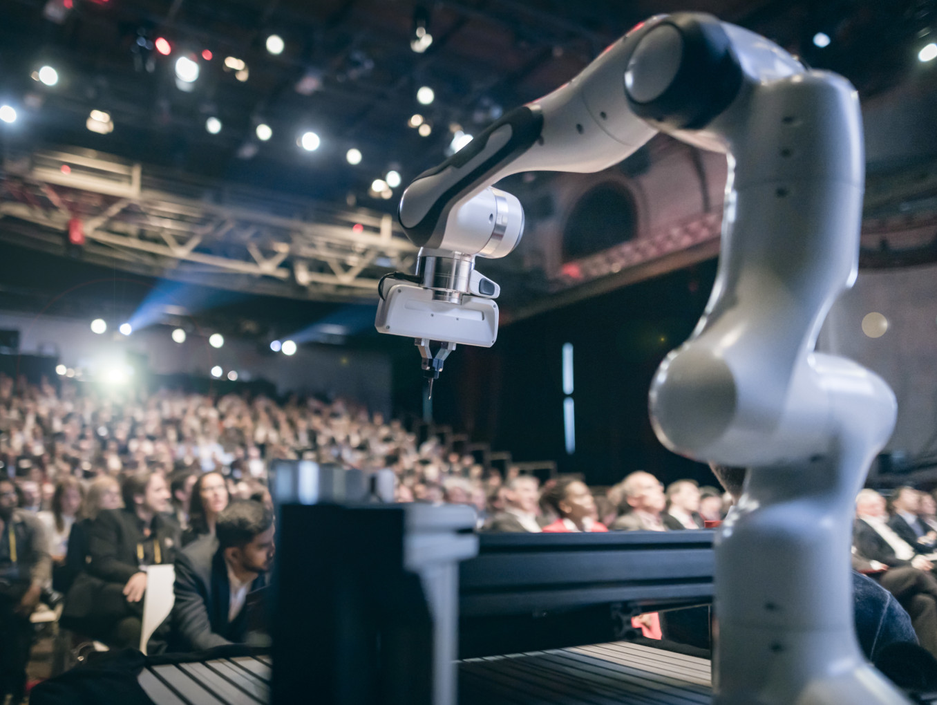 Robot Arm on Stage at Falling Walls Science Summit
