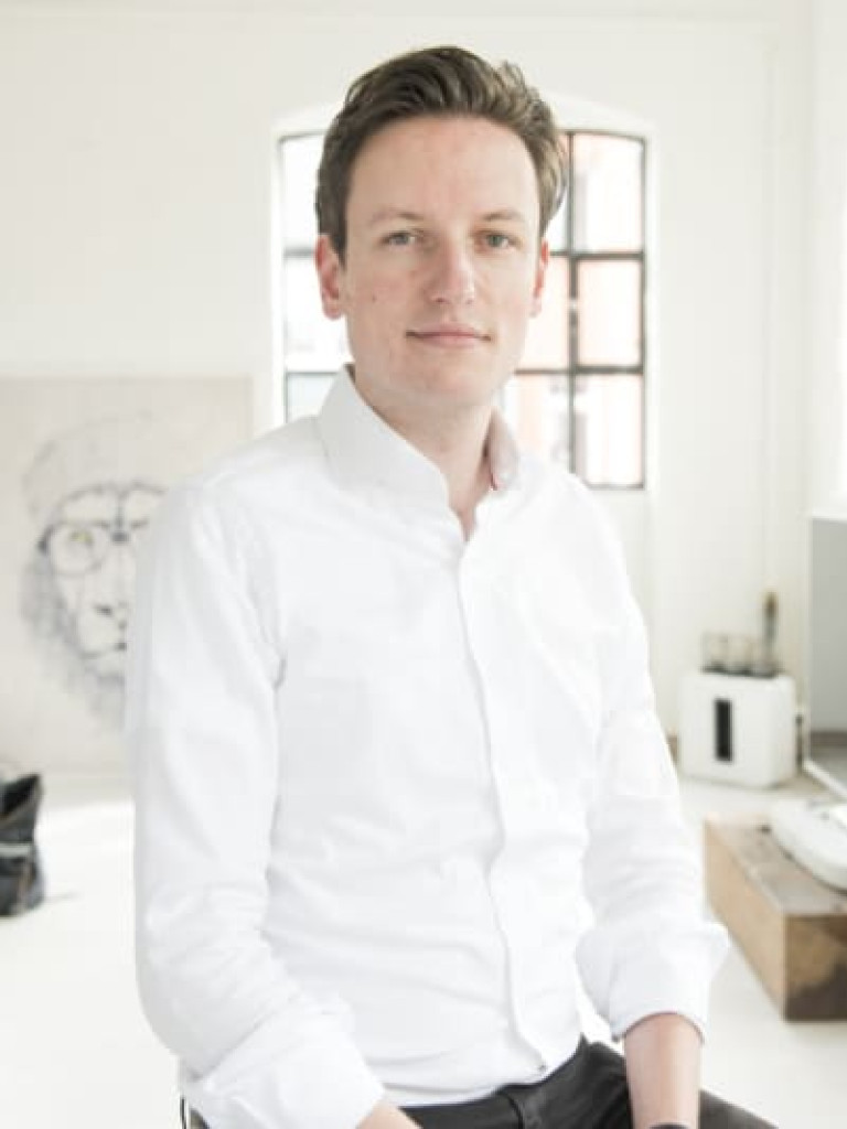 Portrait of Robert Heinecke